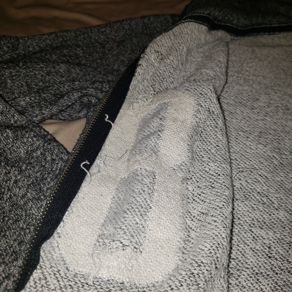 Sweater - Picture 4 of 4